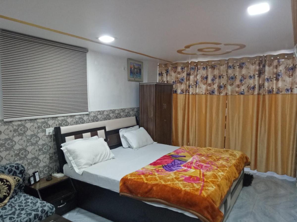 Traveller Guest House Varanasi Exterior photo